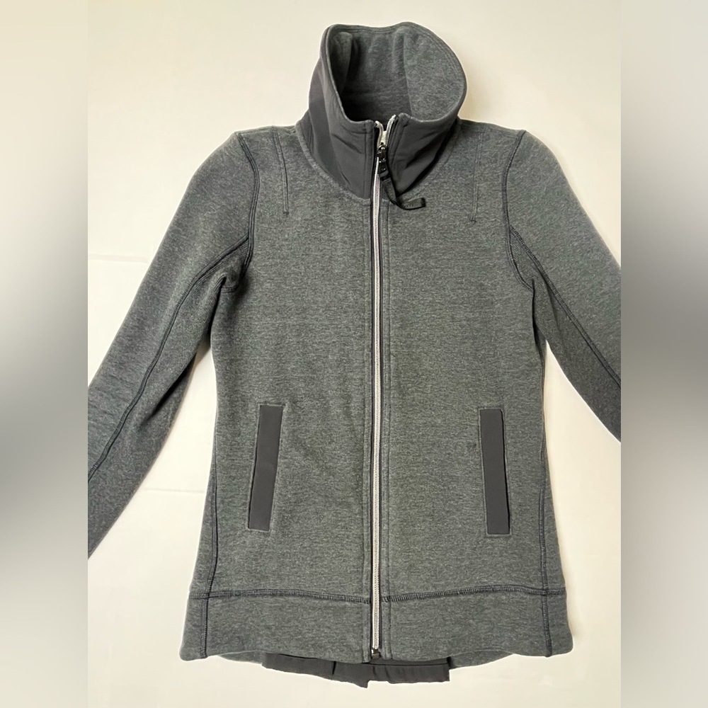 Lululemon‎ women's gray jacket